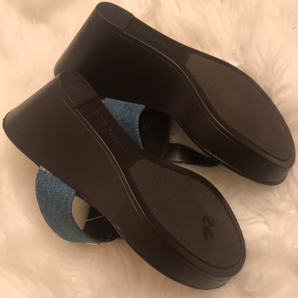 sandals - Picture 2 of 4